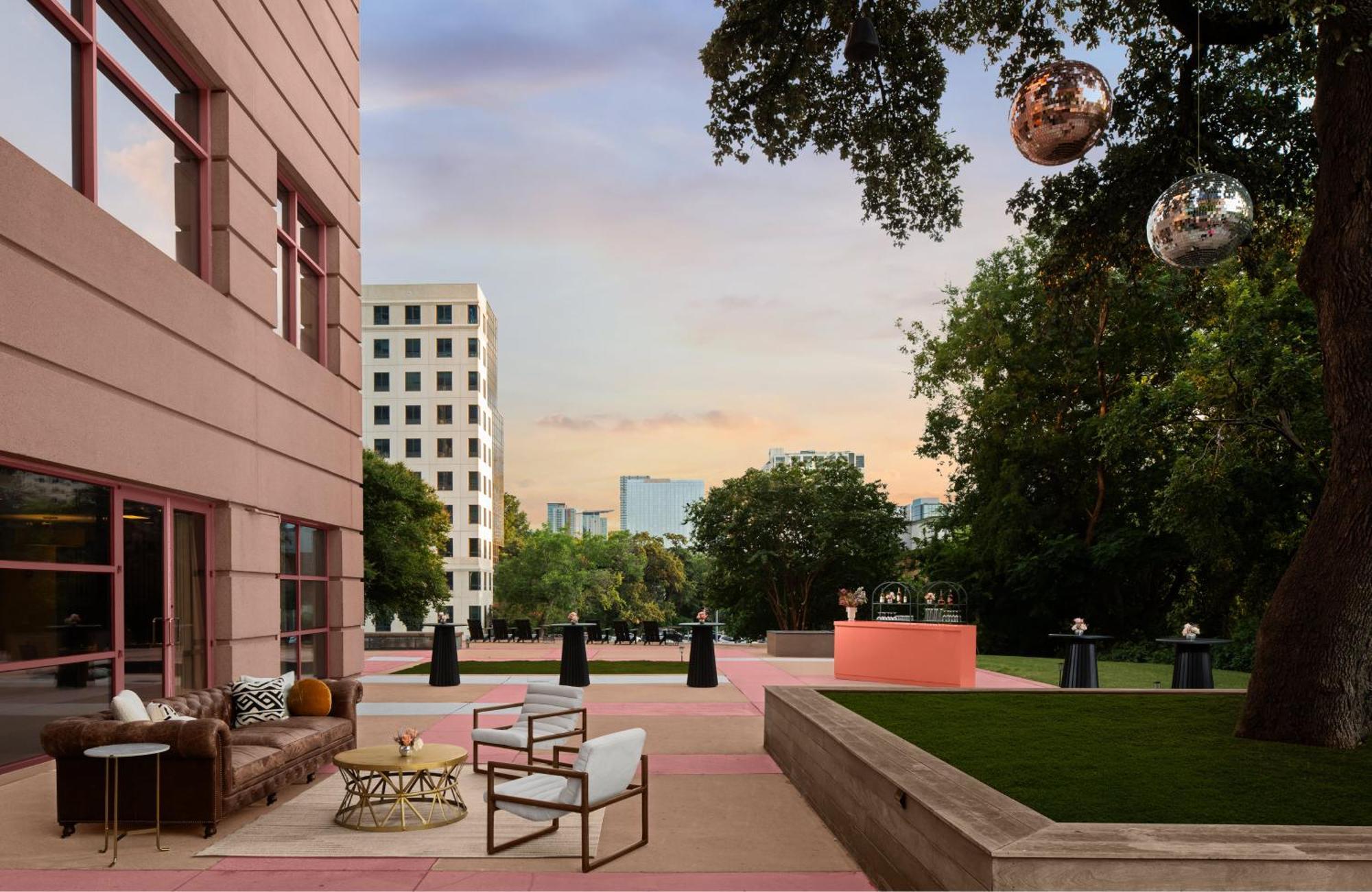 Downright Austin, A Renaissance Hotel מראה חיצוני תמונה