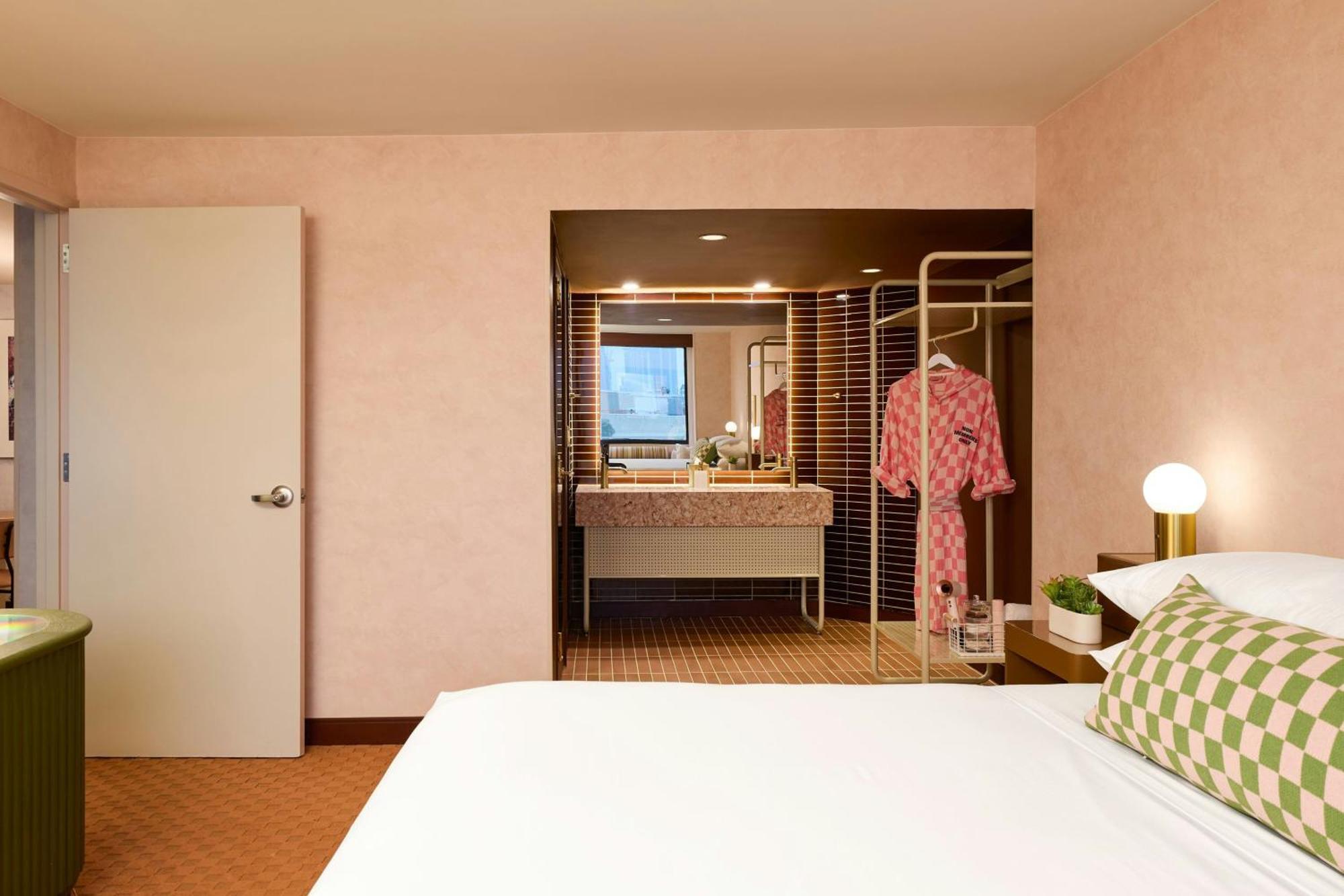 Downright Austin, A Renaissance Hotel מראה חיצוני תמונה